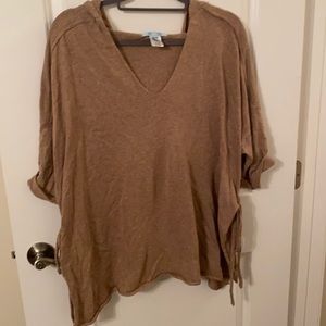 Hooded light sweater